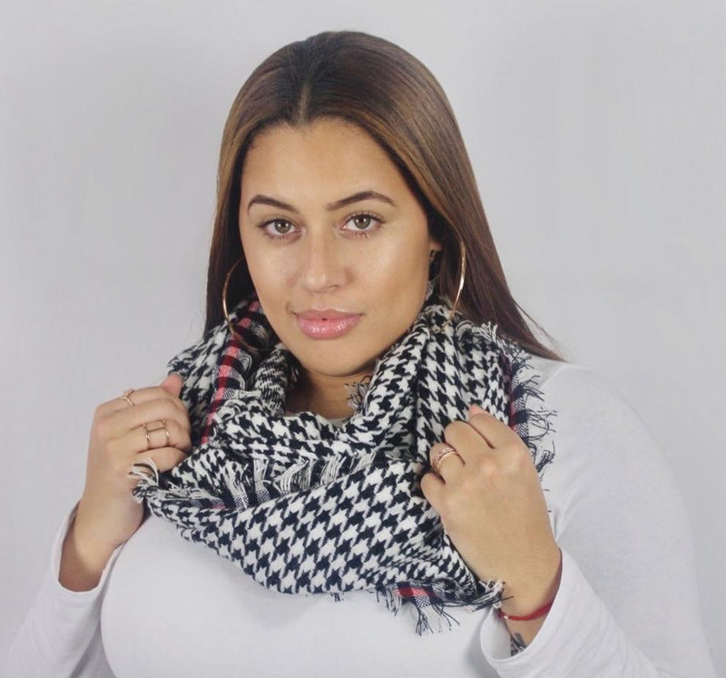 B&W Hounds Tooth Scarf